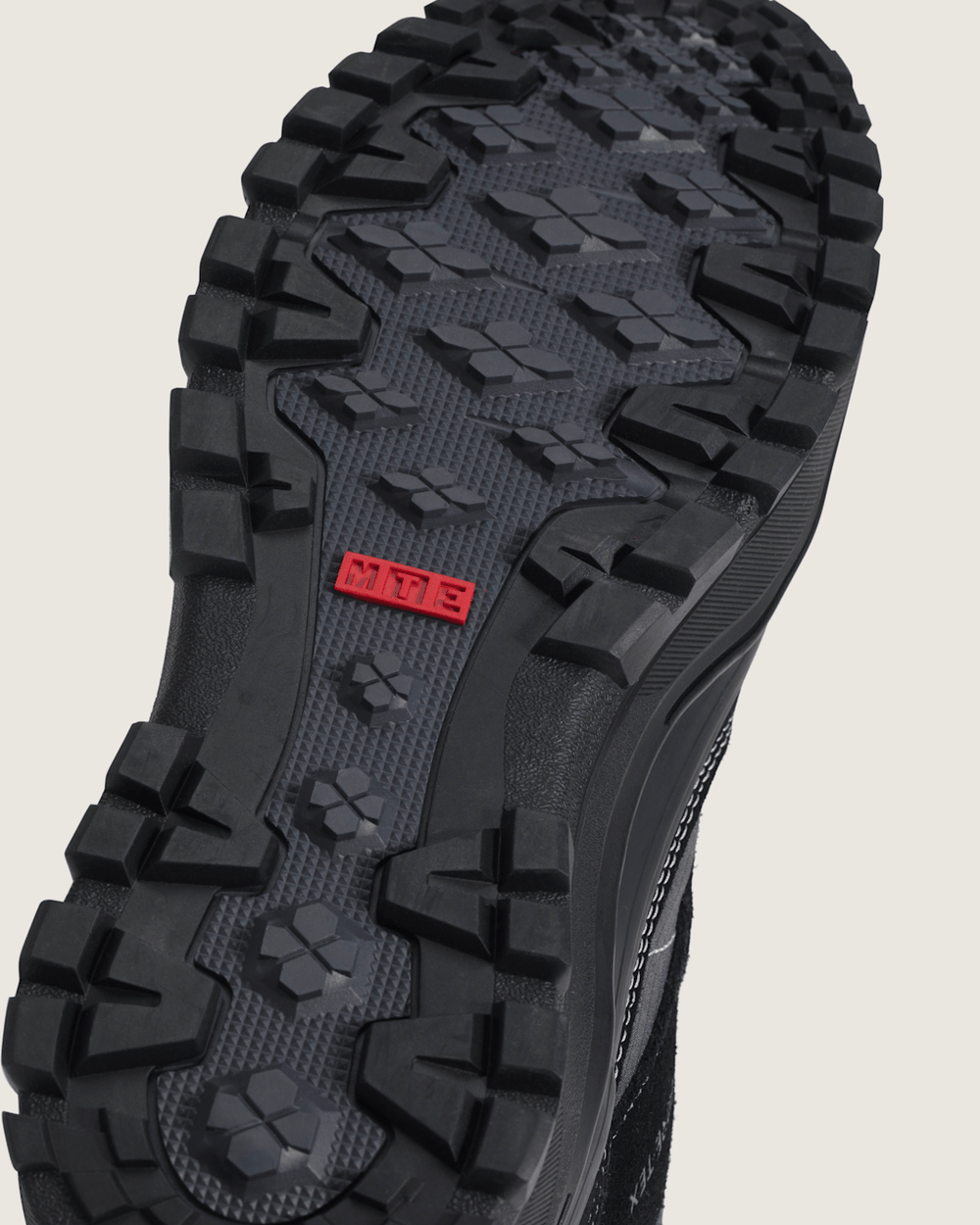 Men Vans Mountain Mid GORE-TEX Insulated Shoe in Black