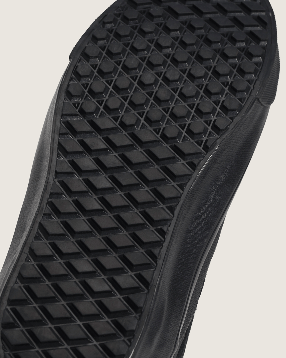 Men Vans Mid-Slip Insulated Shoe in Black