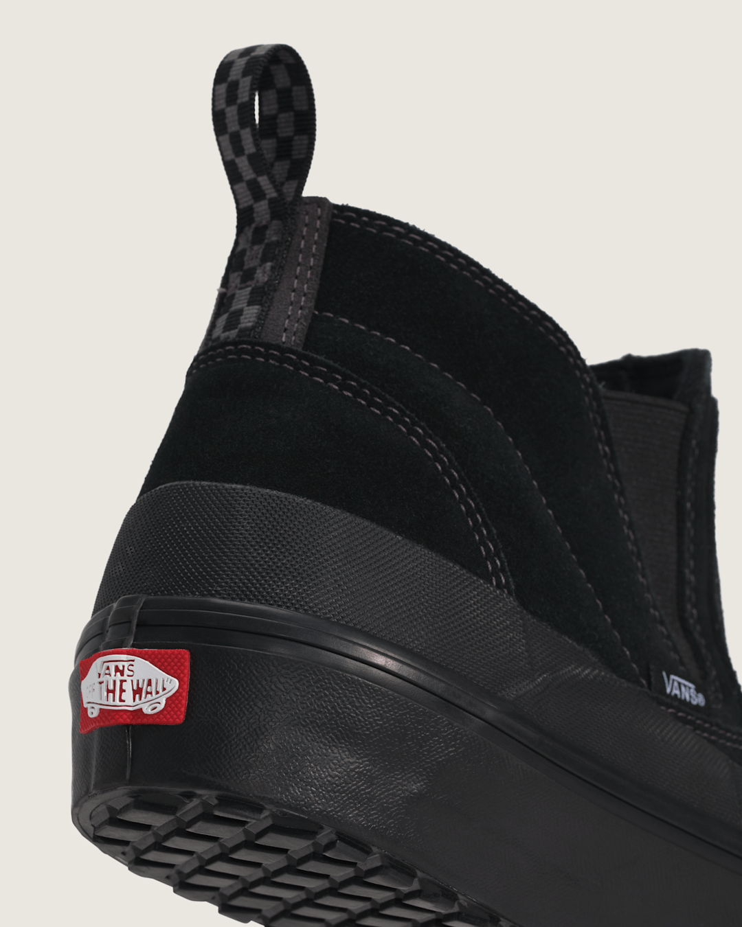 Men Vans Mid-Slip Insulated Shoe in Black