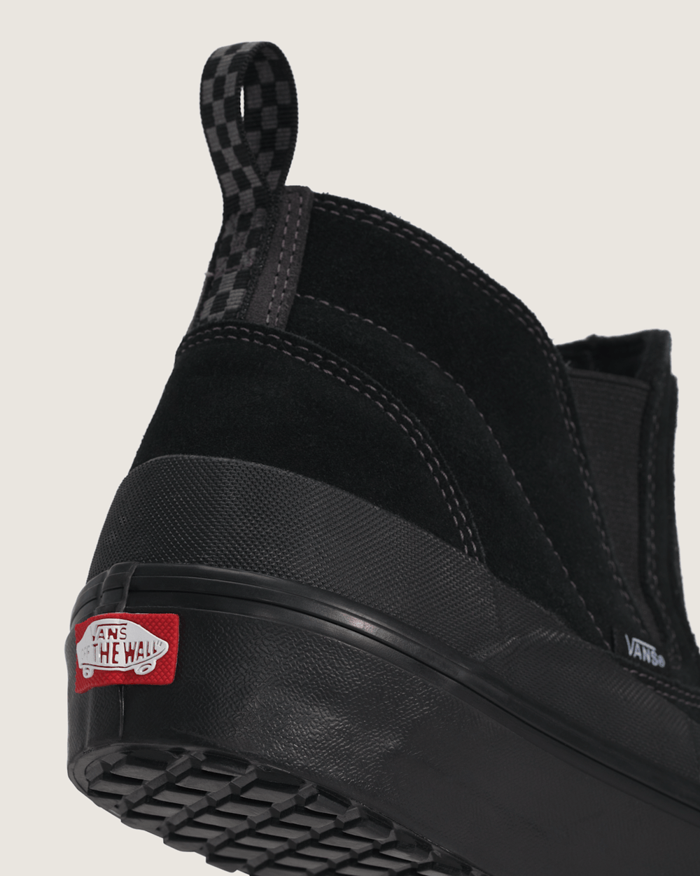 Men Vans Mid-Slip Insulated Shoe in Black