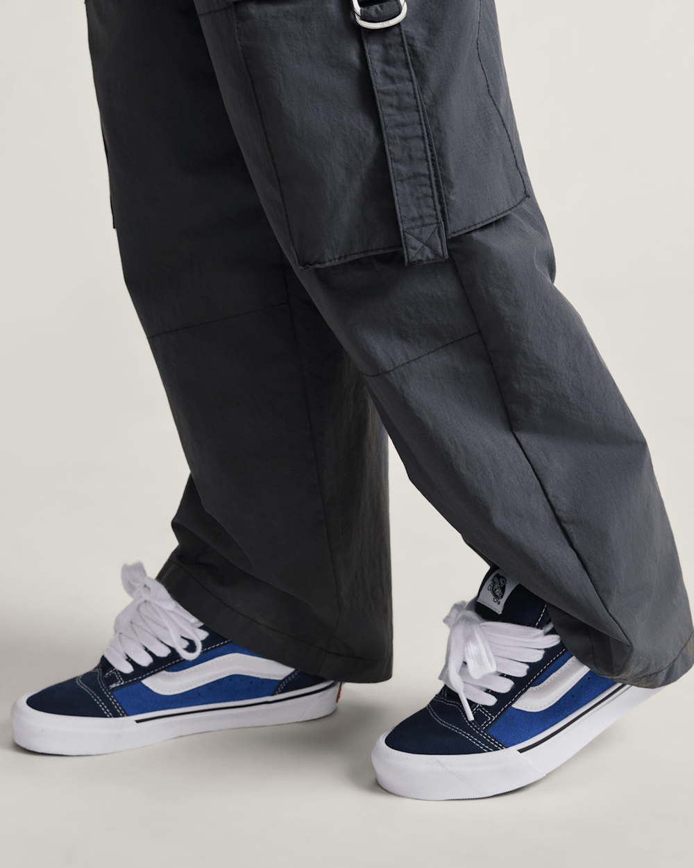 Men Vans Knu Skool Shoe in Navy Blue / True White