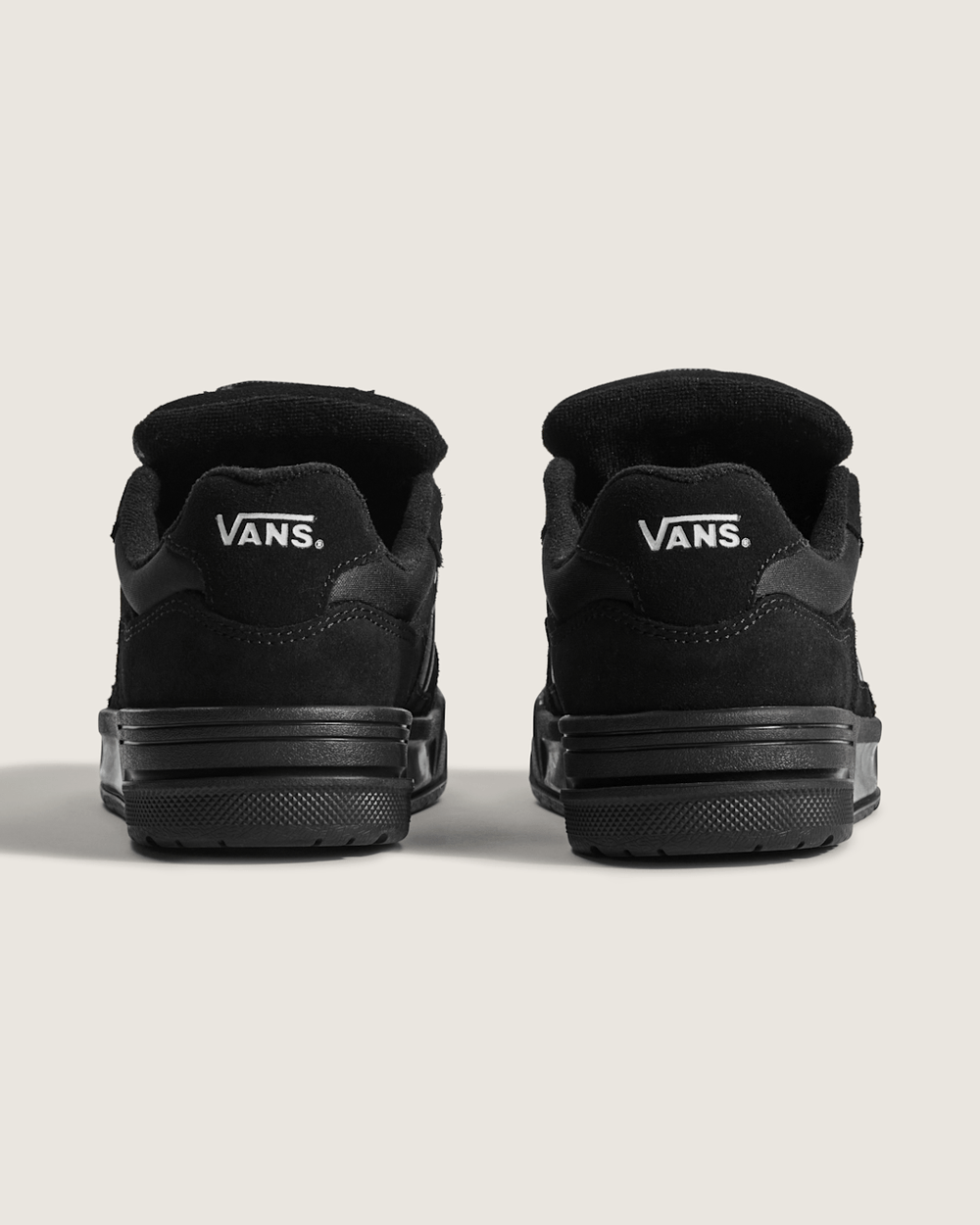 Men Vans Upland Shoe in Black / White