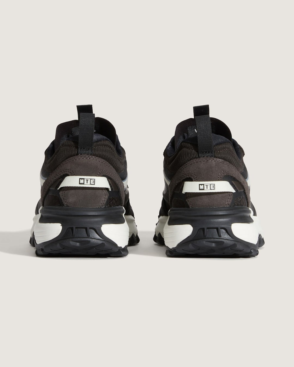 Men Vans Crosspath XC Shoe in Washed Black
