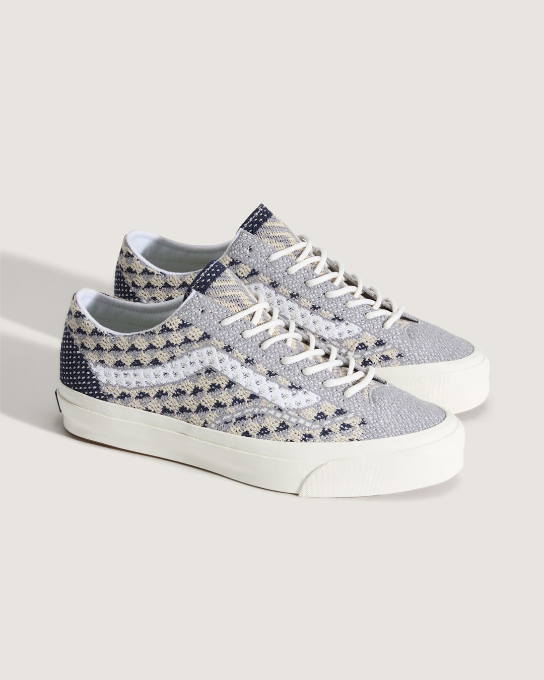 Men|Sale Vans Premium Old Skool Shoe in Geo Check Frost Grey