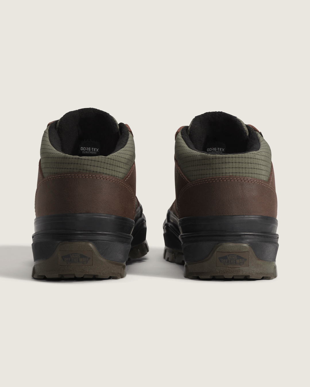 Men Vans Mountain Mid GORE-TEX Insulated Shoe in Dark Green / Dark Brown