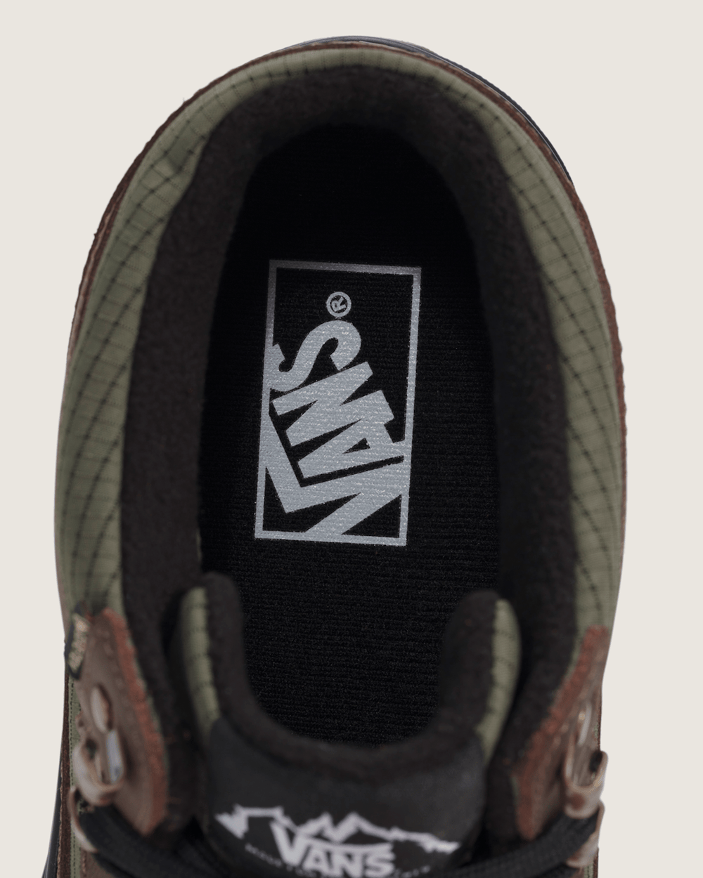 Men Vans Mountain Mid GORE-TEX Insulated Shoe in Dark Green / Dark Brown