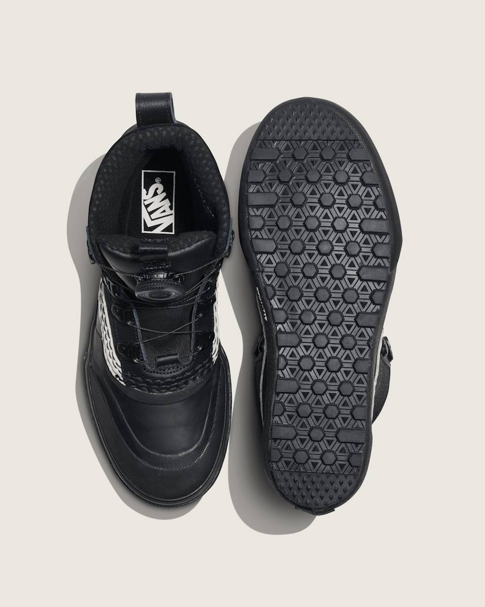 Men Vans Standard Mid Boa Waterproof Boot in Black