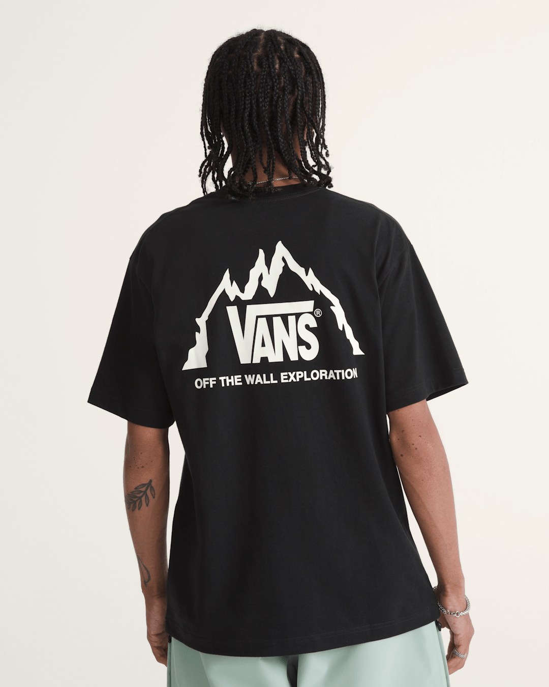 Men Vans Crestline T-Shirt in Black / White