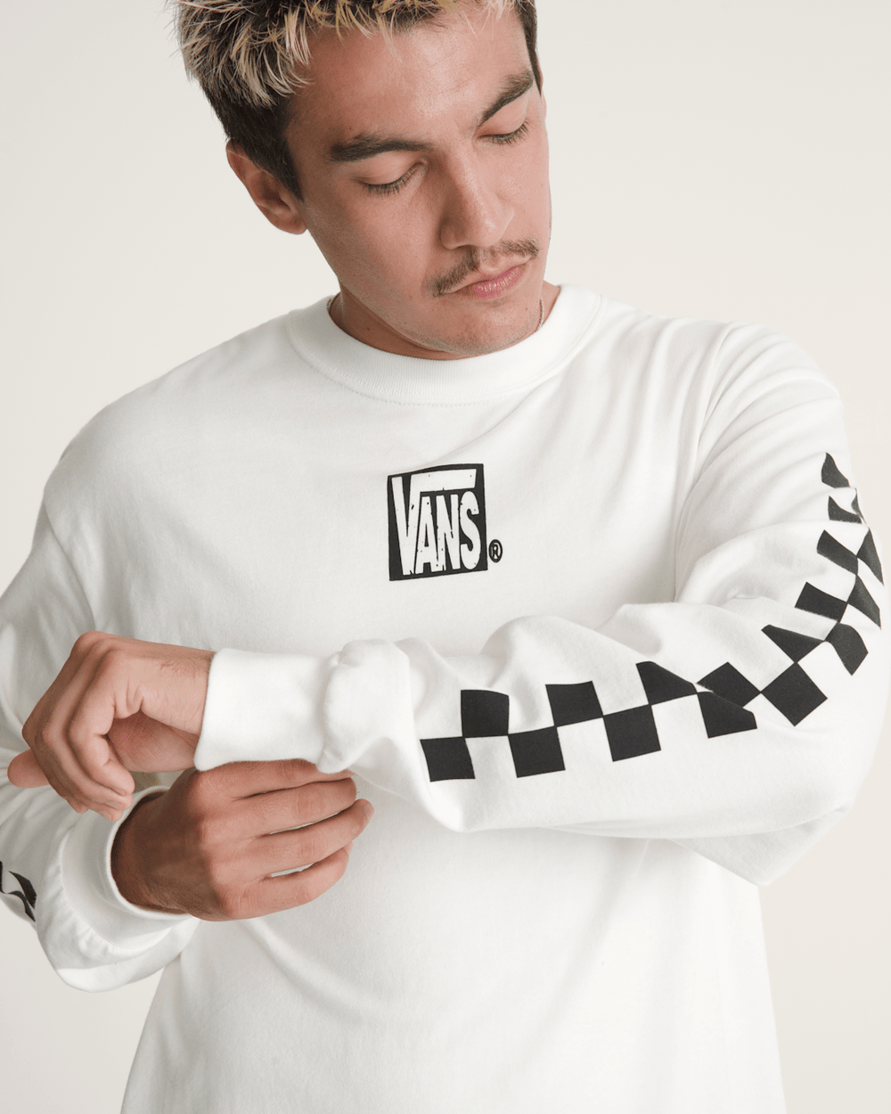 Men Vans TeamTeam Long Sleeve T-Shirt in Egret White