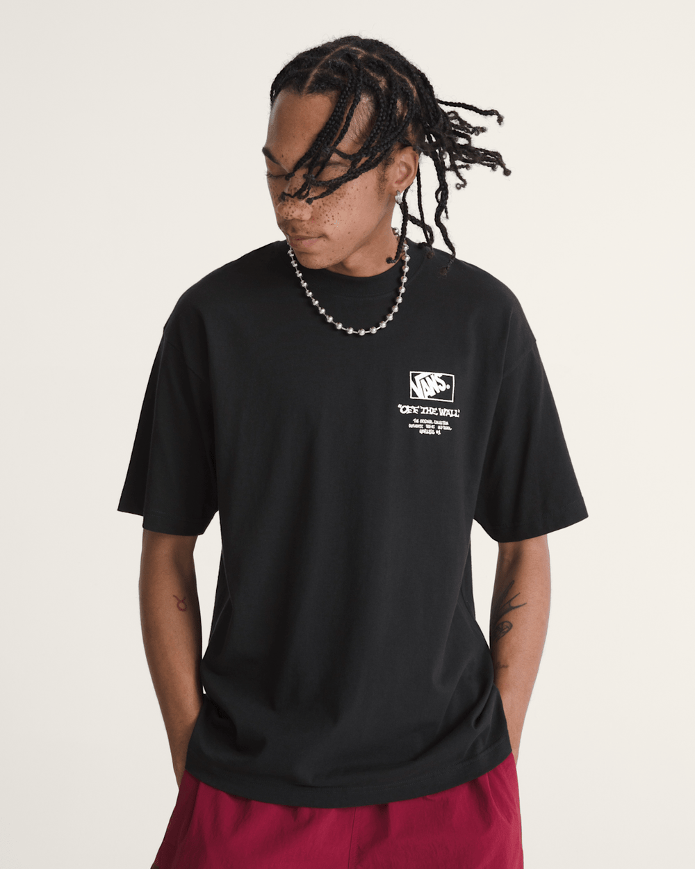 Men Vans Circle Bones T-Shirt in Black