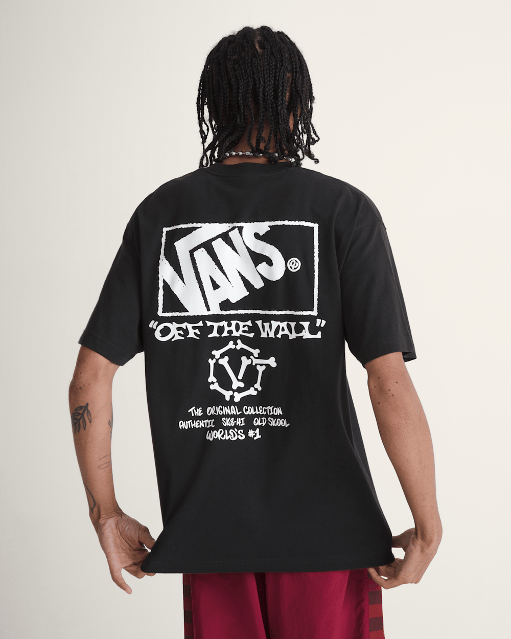 Men Vans Circle Bones T-Shirt in Black