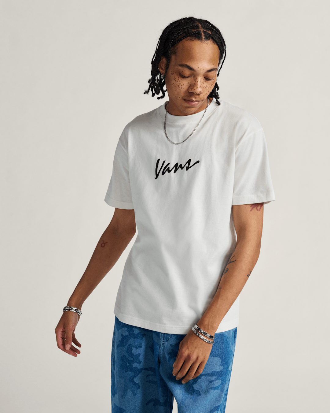 Men Vans Classic Script T-Shirt in Marshmallow White / Black