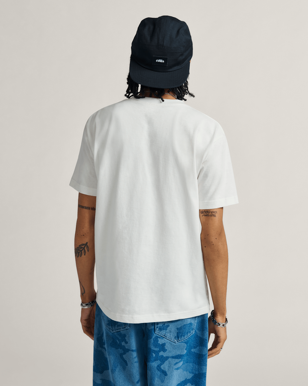 Men Vans Classic Script T-Shirt in Marshmallow White / Black
