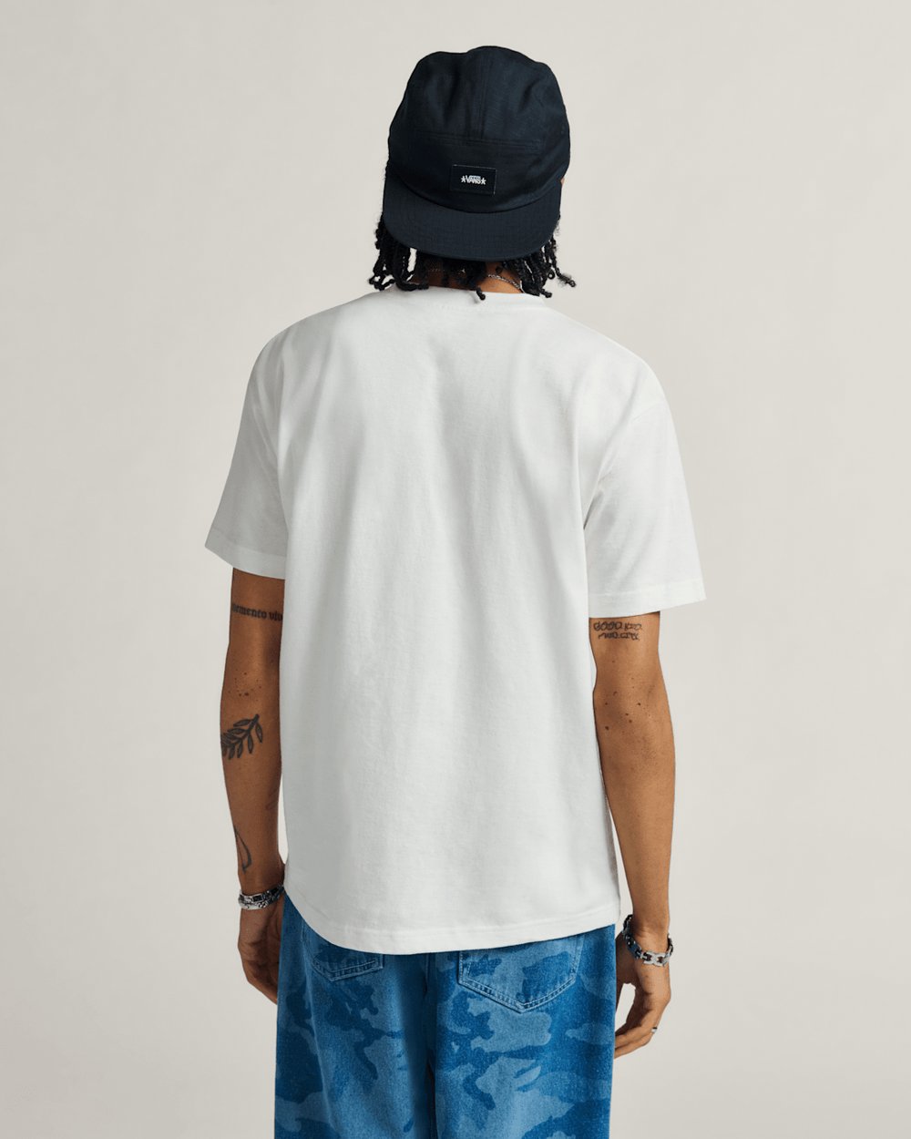 Men Vans Classic Script T-Shirt in Marshmallow White / Black