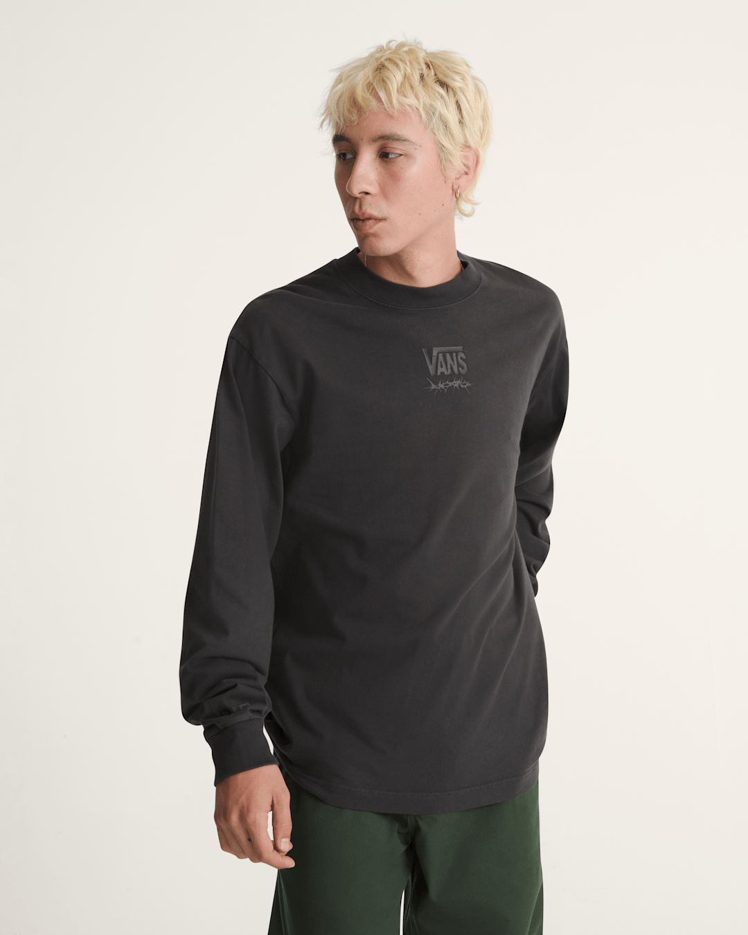 Men Vans Scorpio Long Sleeve T-Shirt in Black