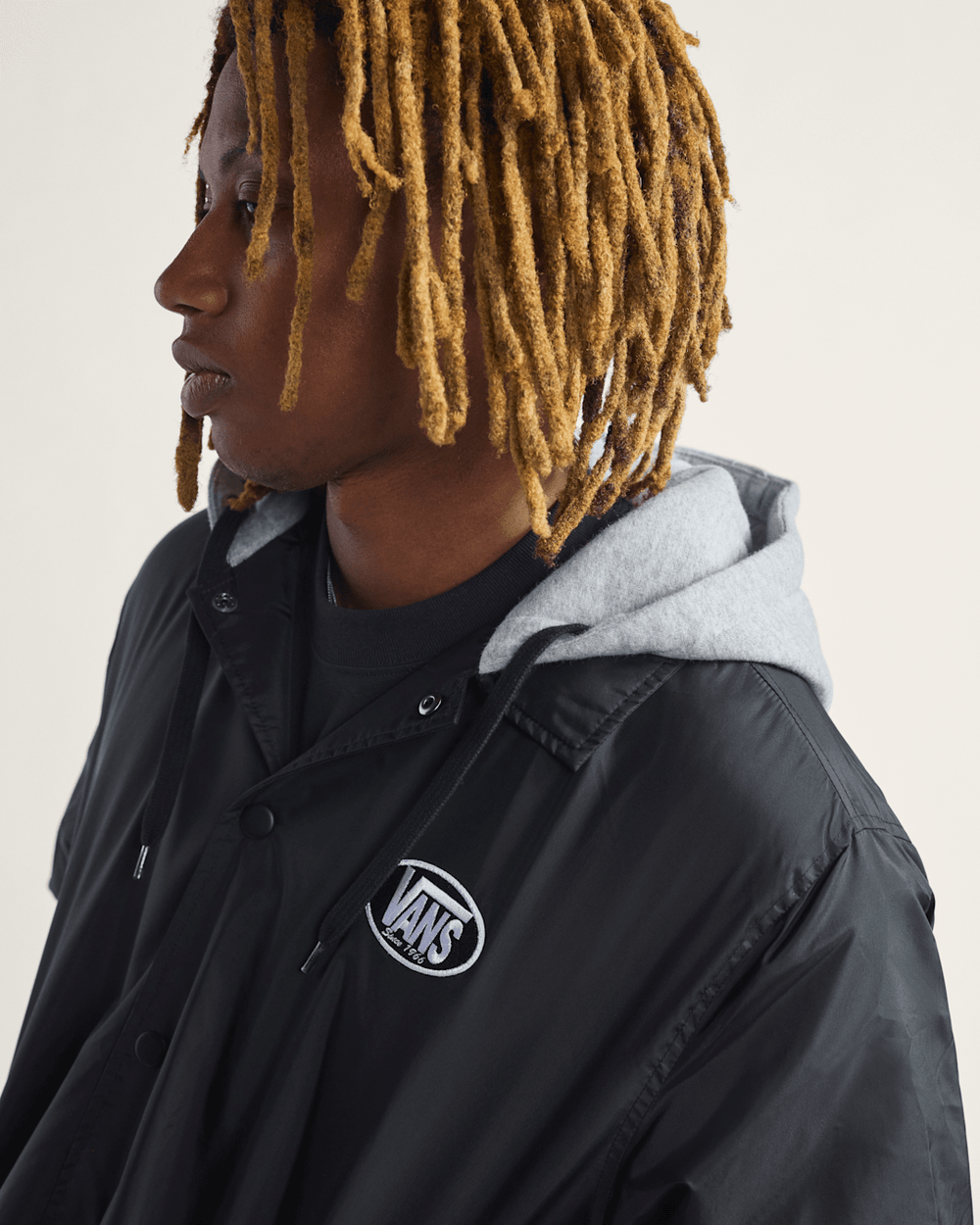 Men Vans Riley Hooded Coach's Jacket in Black