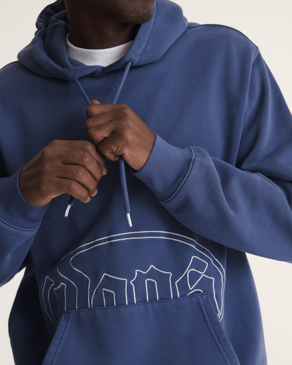 Men Vans Olde Tymes Pullover Hoodie in Deep Twilight Blue
