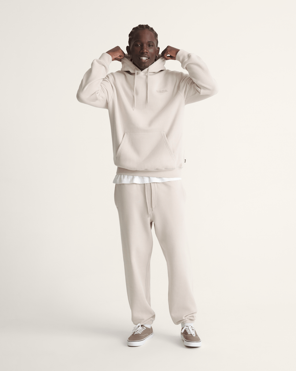 Men Vans Vans 66 Pullover Sweatshirt in Taupe Mist Grey