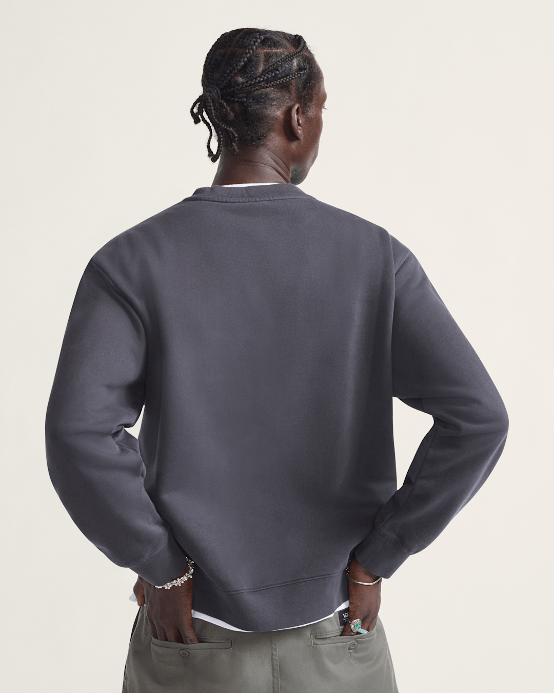 Men Vans Star Checker Crew Sweatshirt in Black