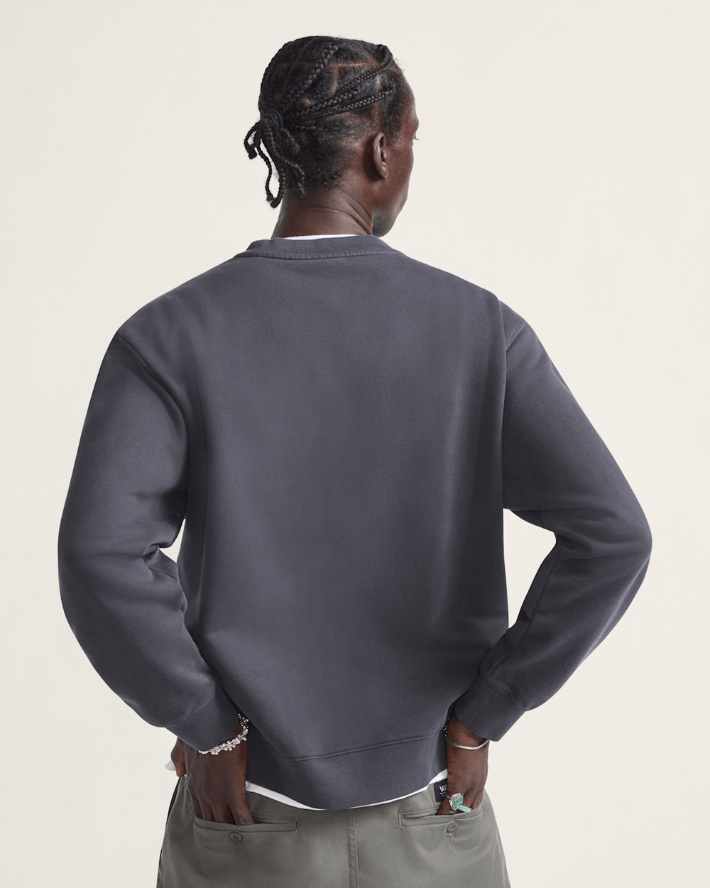 Men Vans Star Checker Crew Sweatshirt in Black