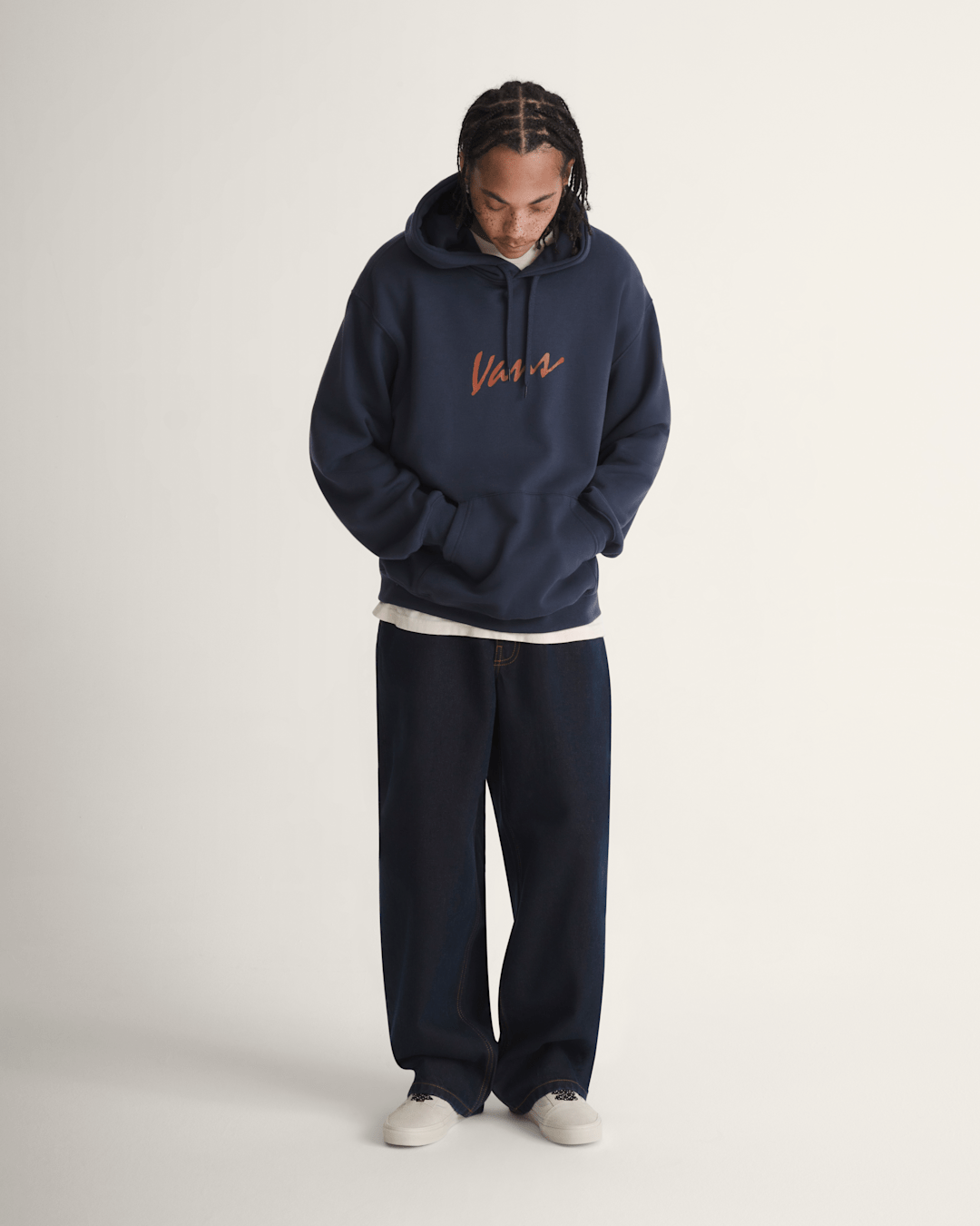Men Vans Scripted Vans Pullover Hoodie in Parisian Night Blue