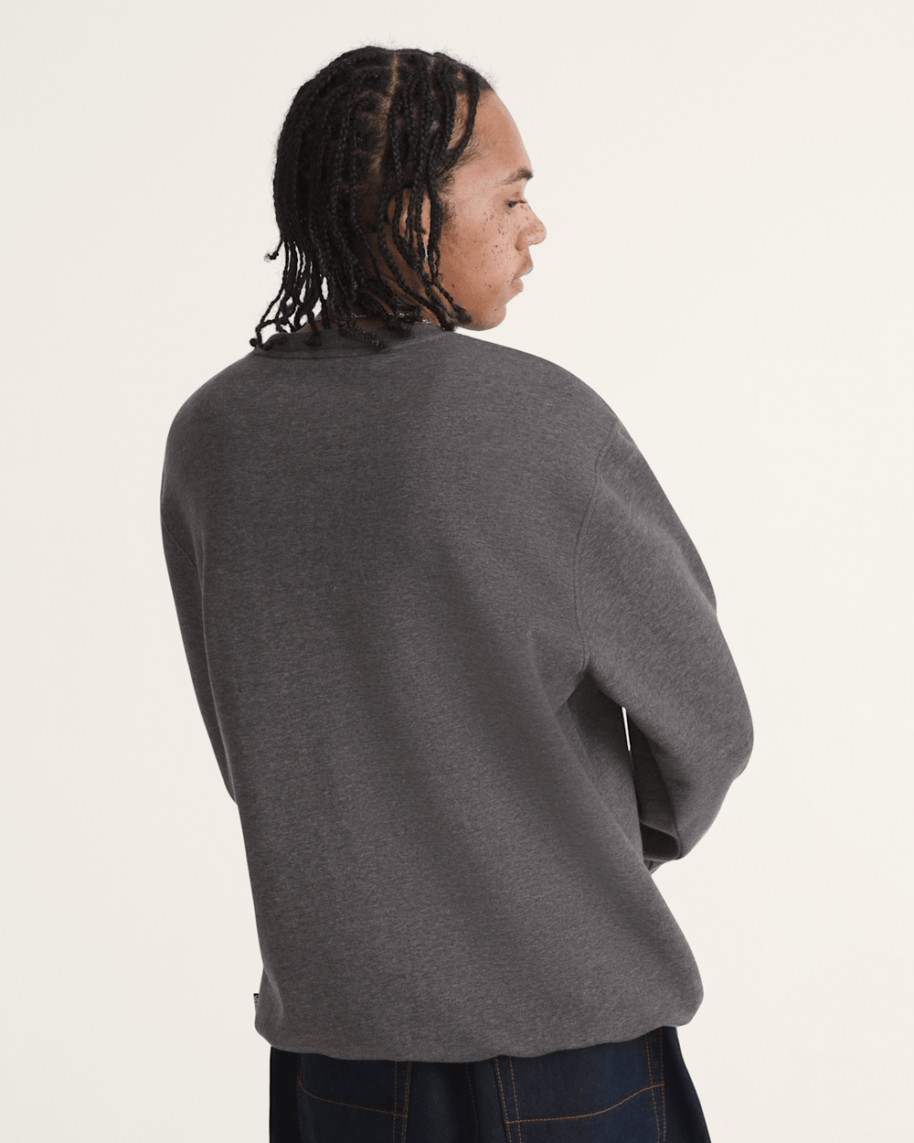 Men Vans Vans 66 Crew Sweatshirt in Asphalt Grey