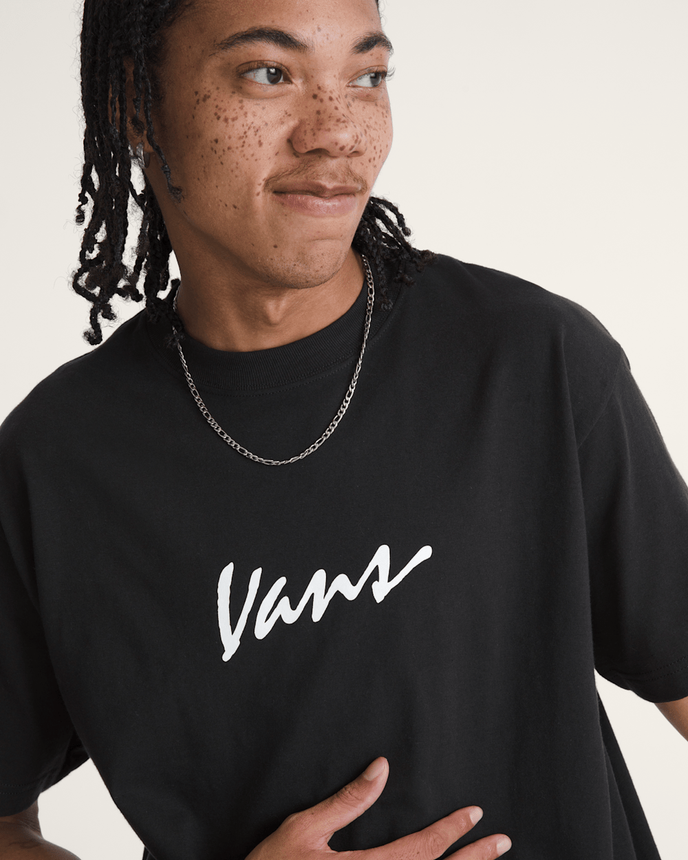 Men Vans Classic Script T-Shirt in Black / White