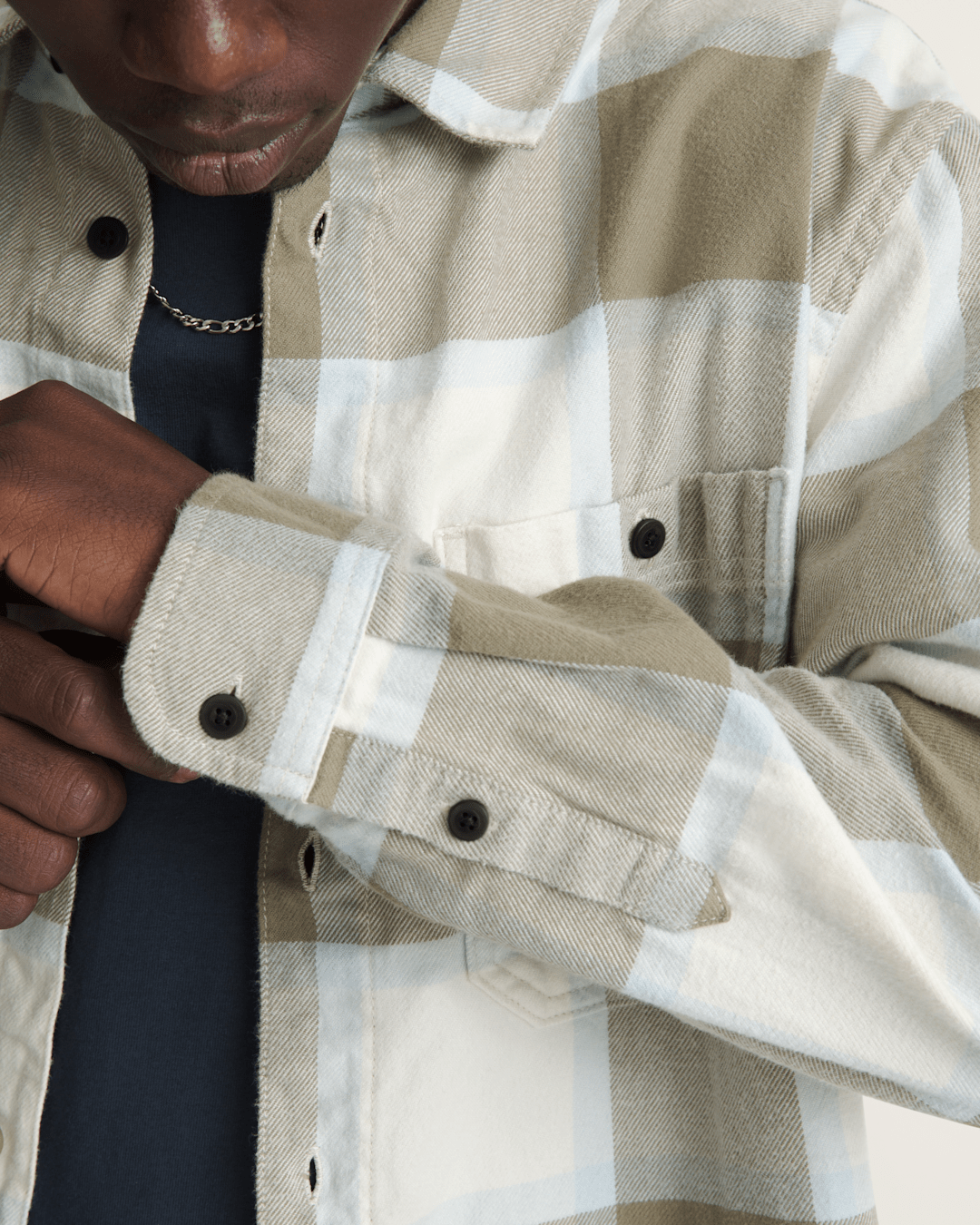 Men Vans Larkspur Flannel Shirt in Turtledove White