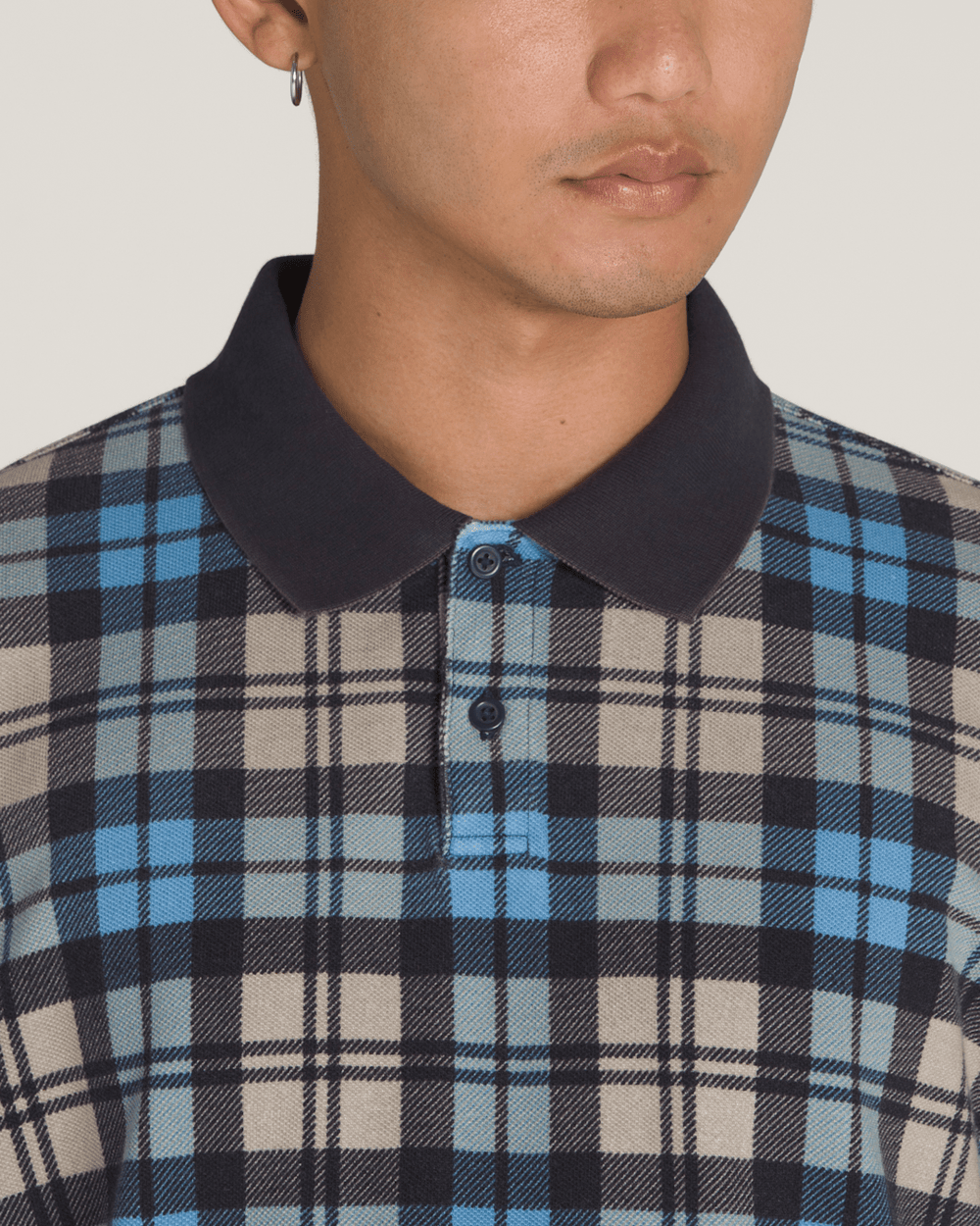 Men Vans Bellmoor Plaid Polo Shirt in Parisian Night Blue / London Fog Grey