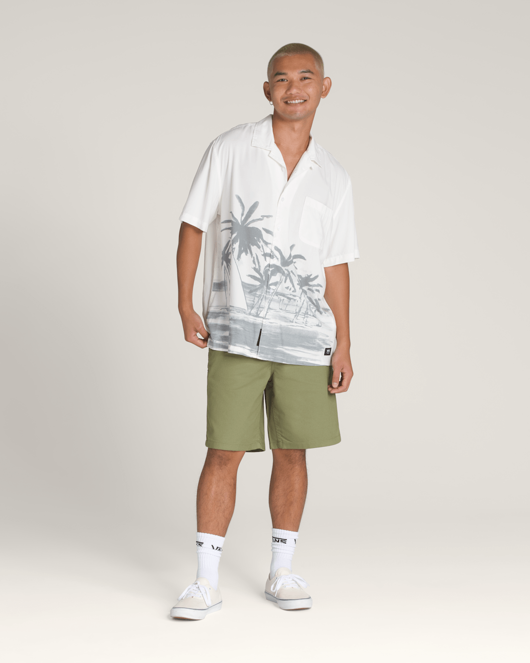 Men Vans Creswell Woven Shirt in White / Grey
