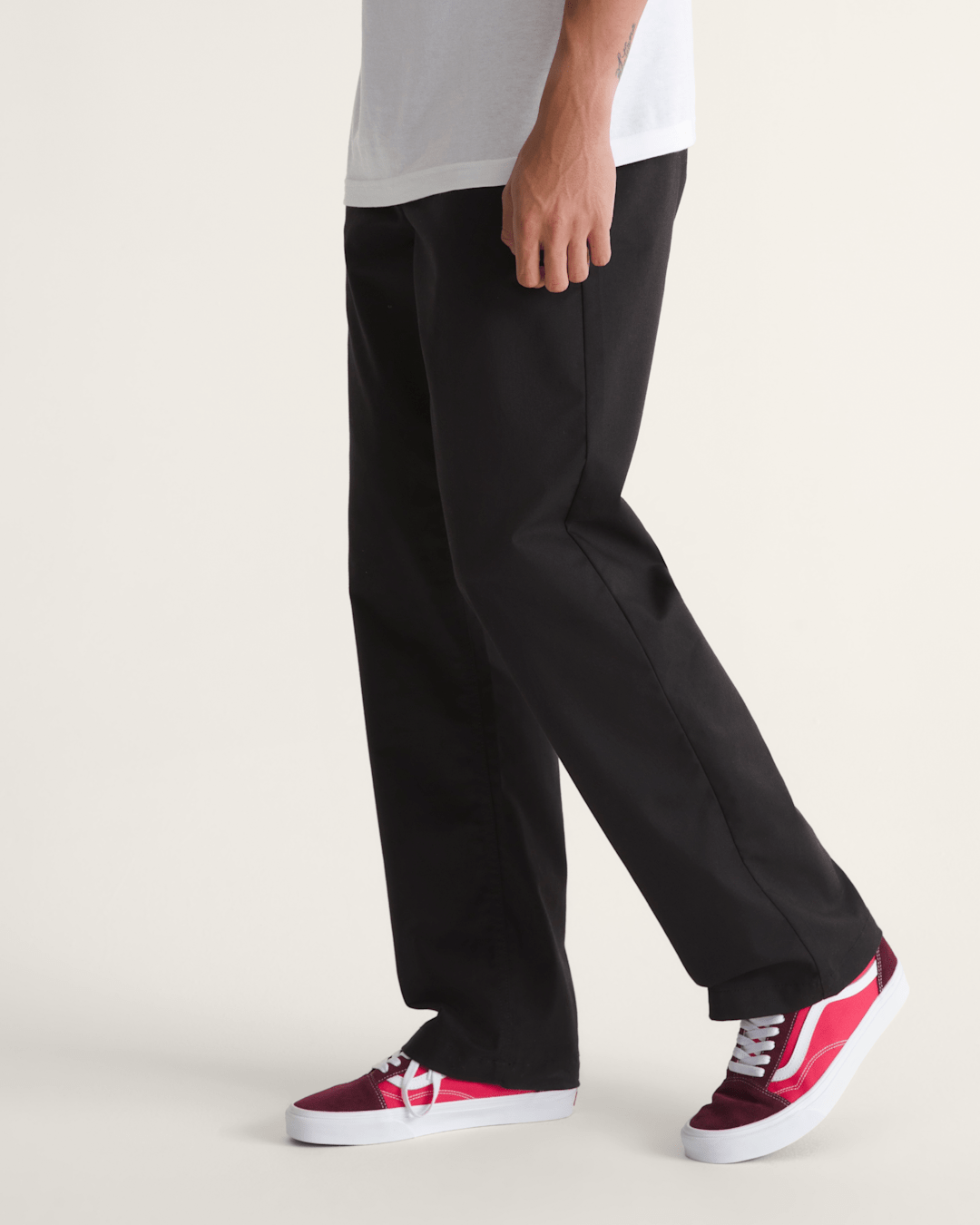 Men Vans Authentic Chino Straight Pant in Black