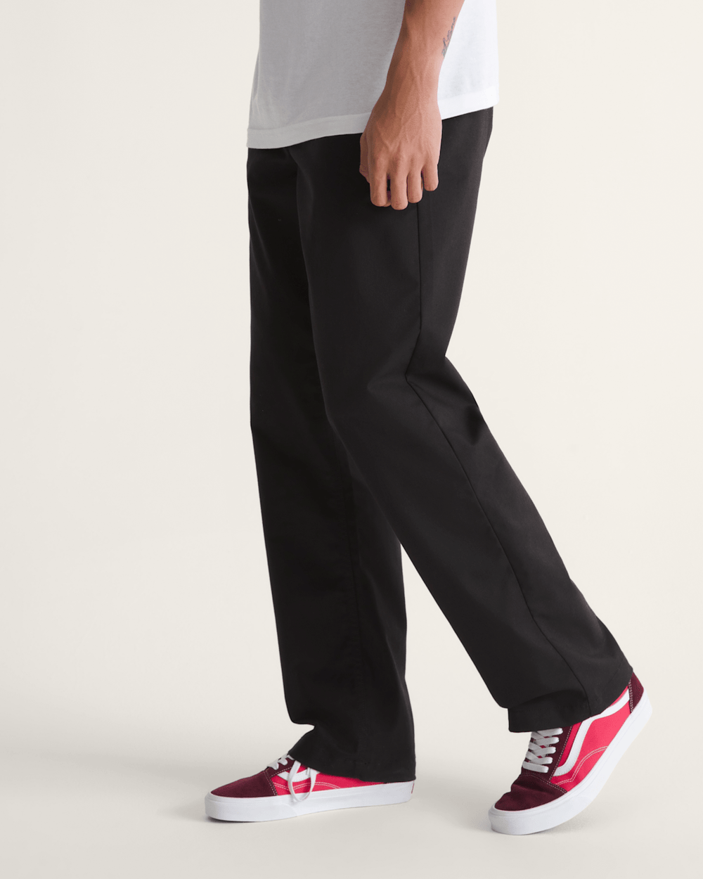 Men Vans Authentic Chino Straight Pant in Black