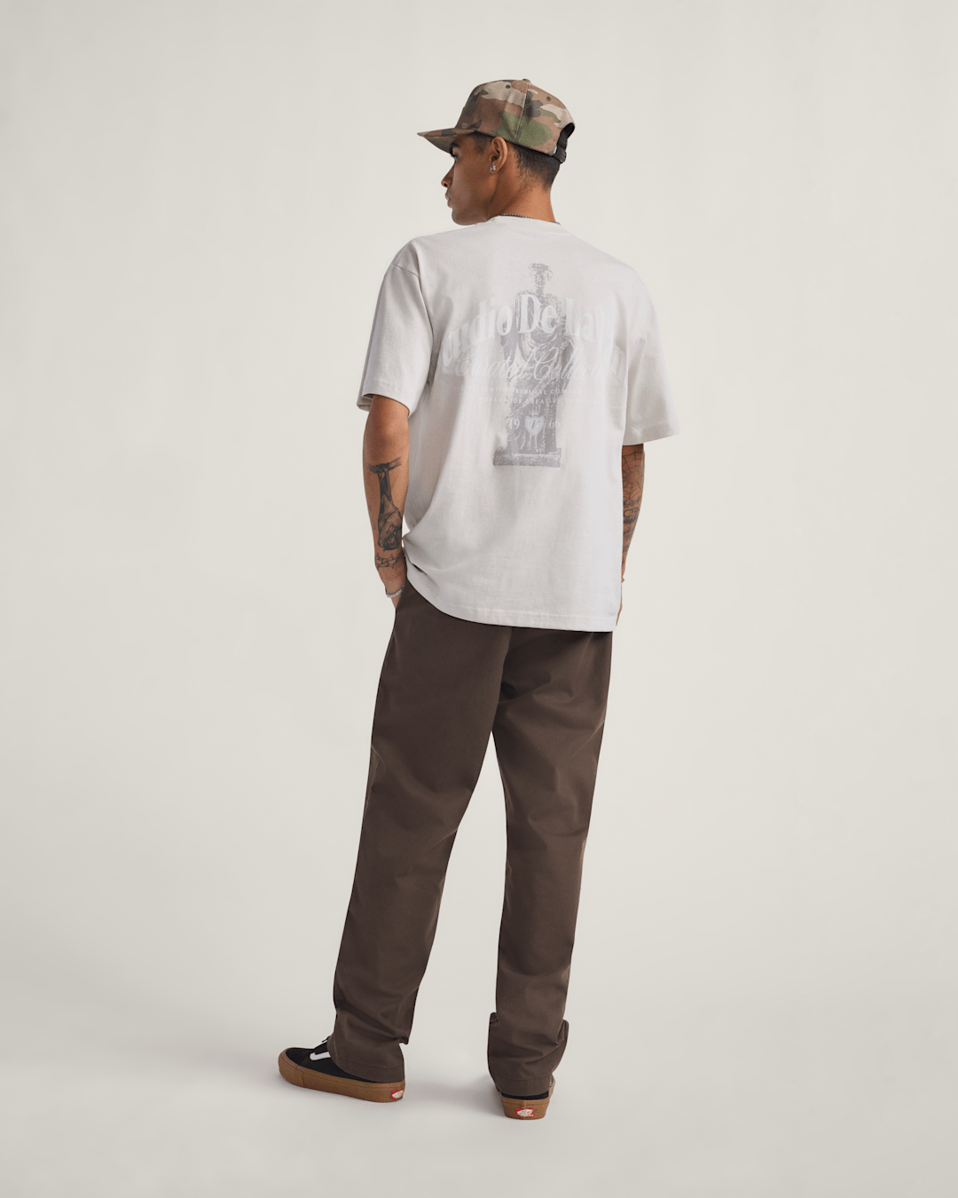 Men Vans Authentic Chino Relaxed Pants in Coal Brown