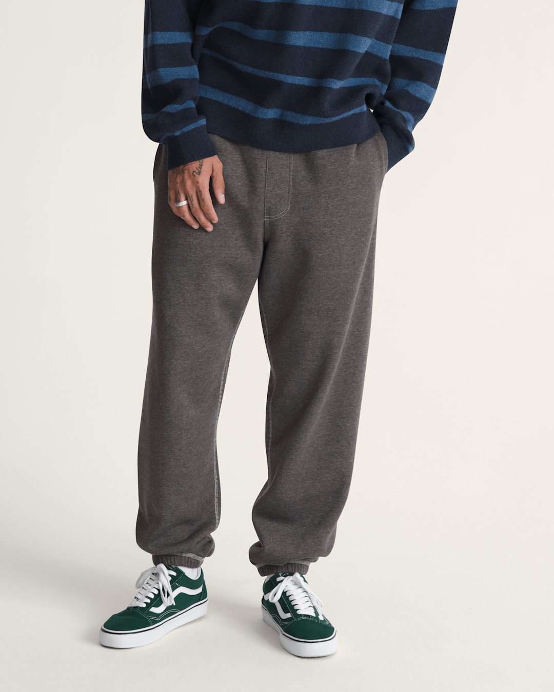 Men Vans Vans 66 Sweatpants in Asphalt Grey