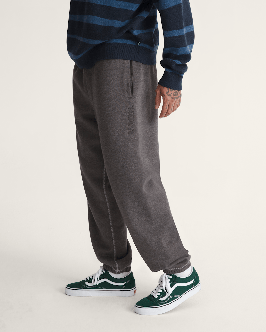 Men Vans Vans 66 Sweatpants in Asphalt Grey