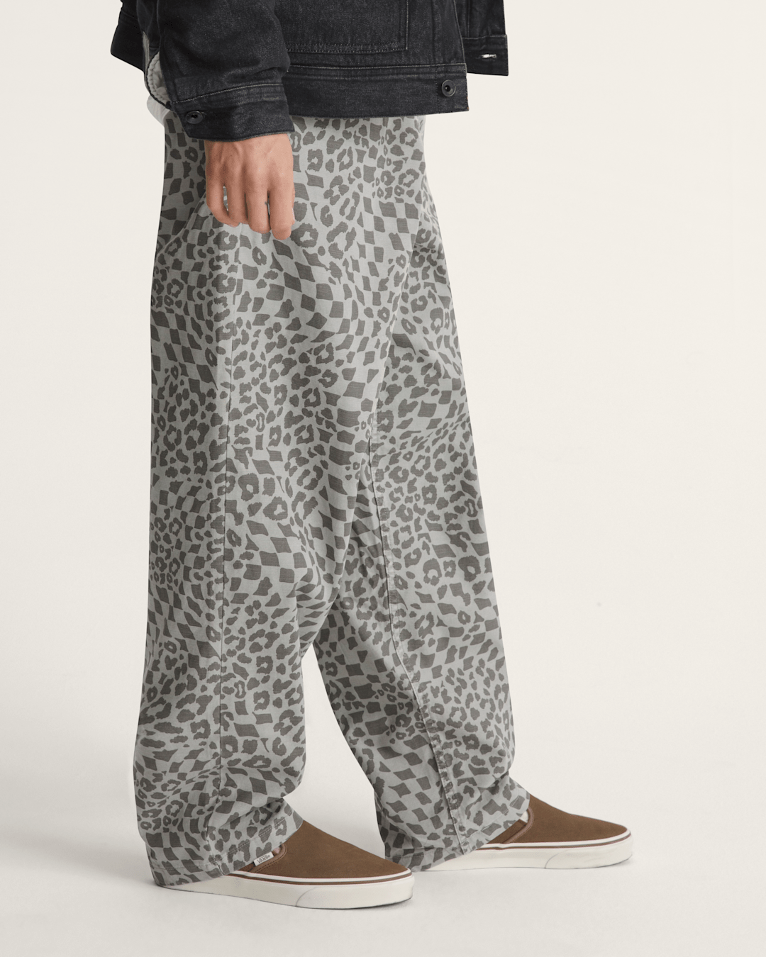 Men Vans Range Baggy Pants in Drizzle Grey