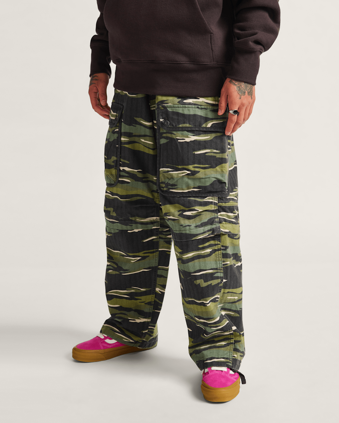Men Vans Premium Terrain Cargo Pant in Tiger Camo Green