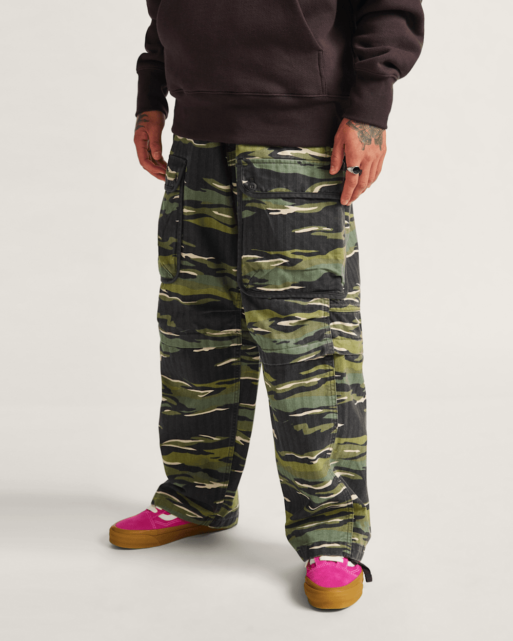 Men Vans Premium Terrain Cargo Pant in Tiger Camo Green