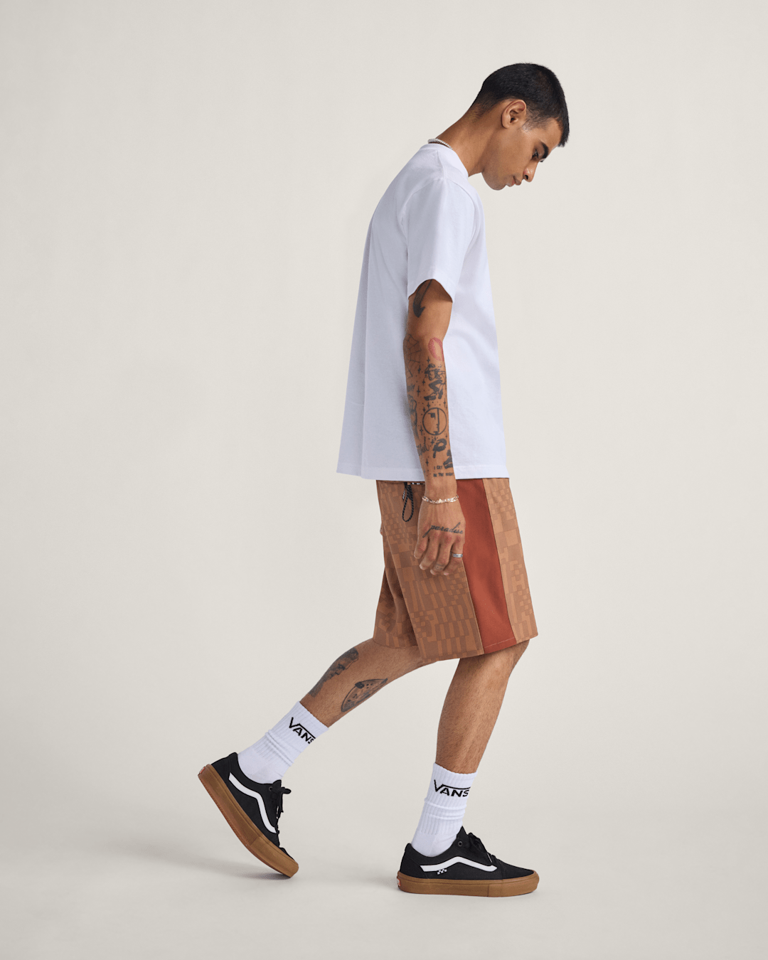 Men Vans Daily 18'' Boardshorts in Glazed Ginger Brown