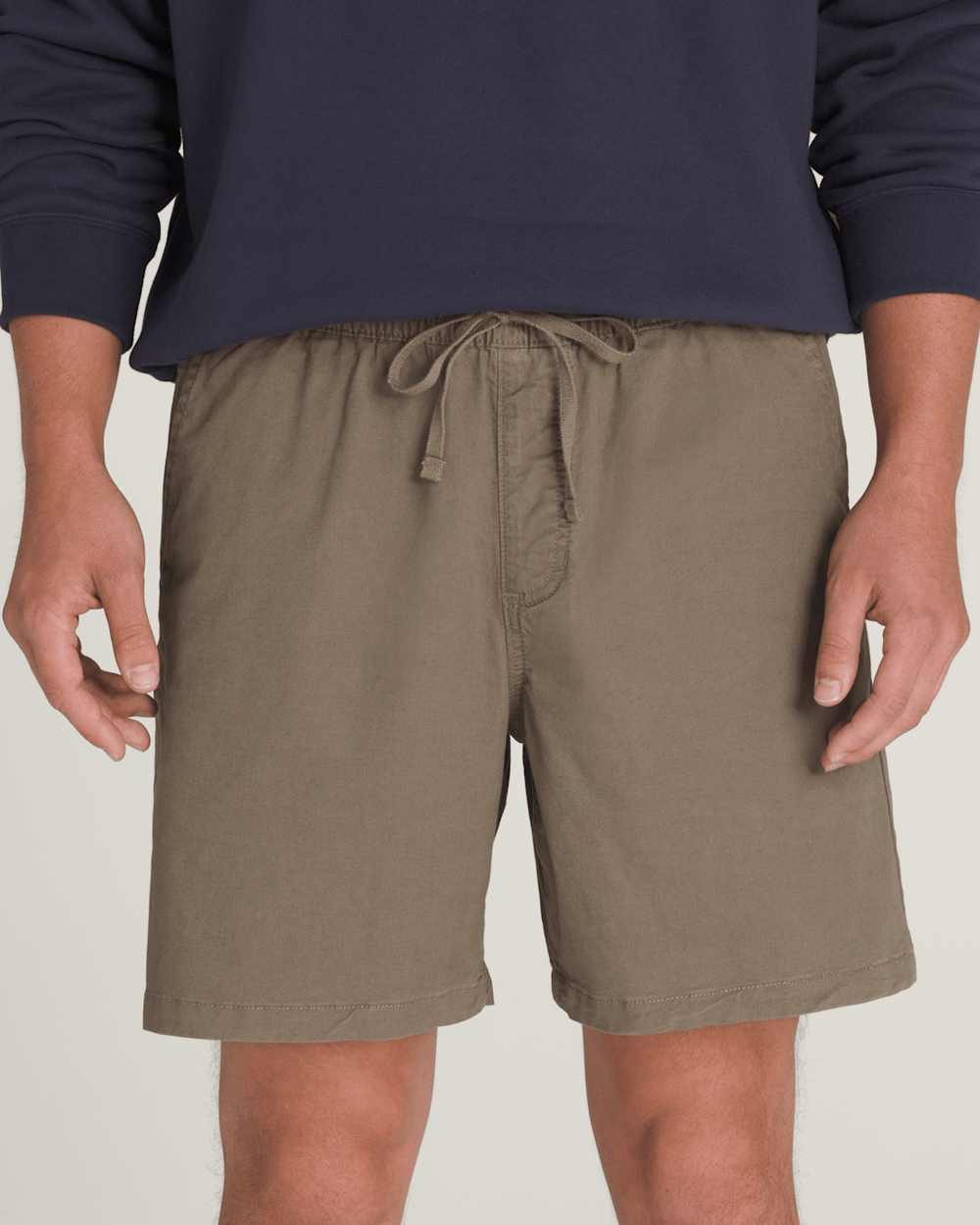 Men Vans Range Relaxed Elastic 18'' Shorts in Bungee Cord Brown