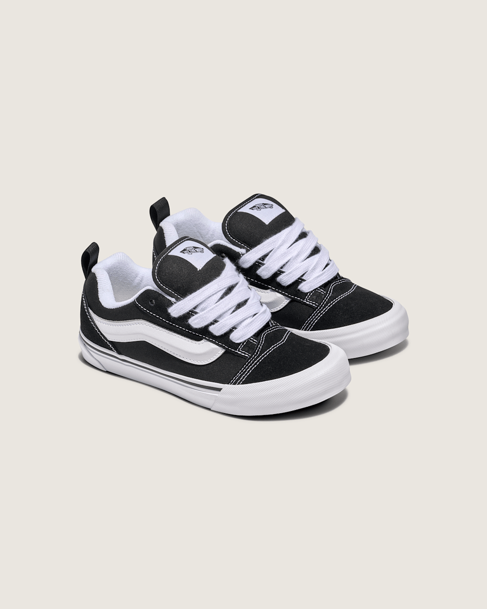 Kids Vans Big Kids Knu Skool Shoe in Black / True White