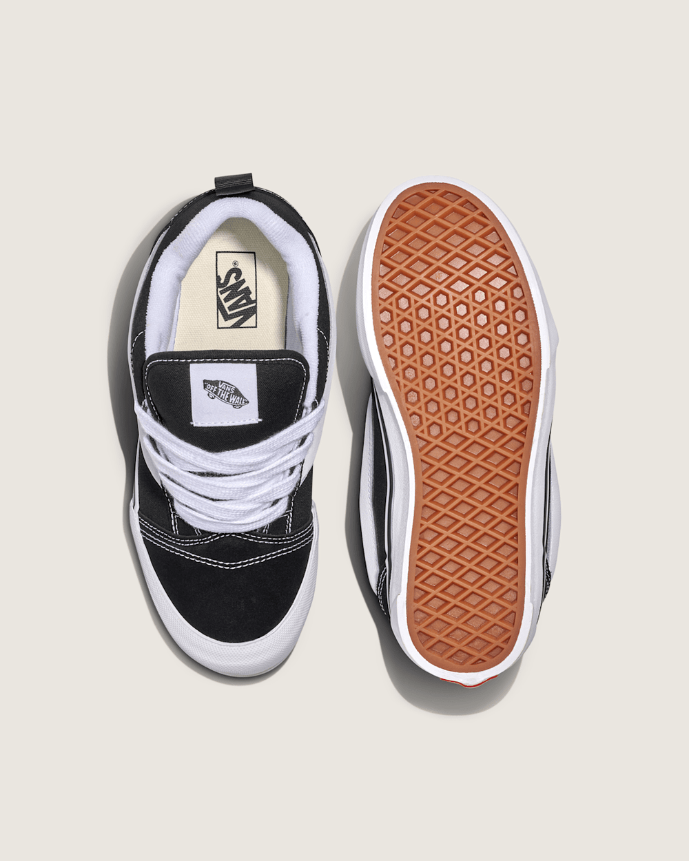Kids Vans Big Kids Knu Skool Shoe in Black / True White
