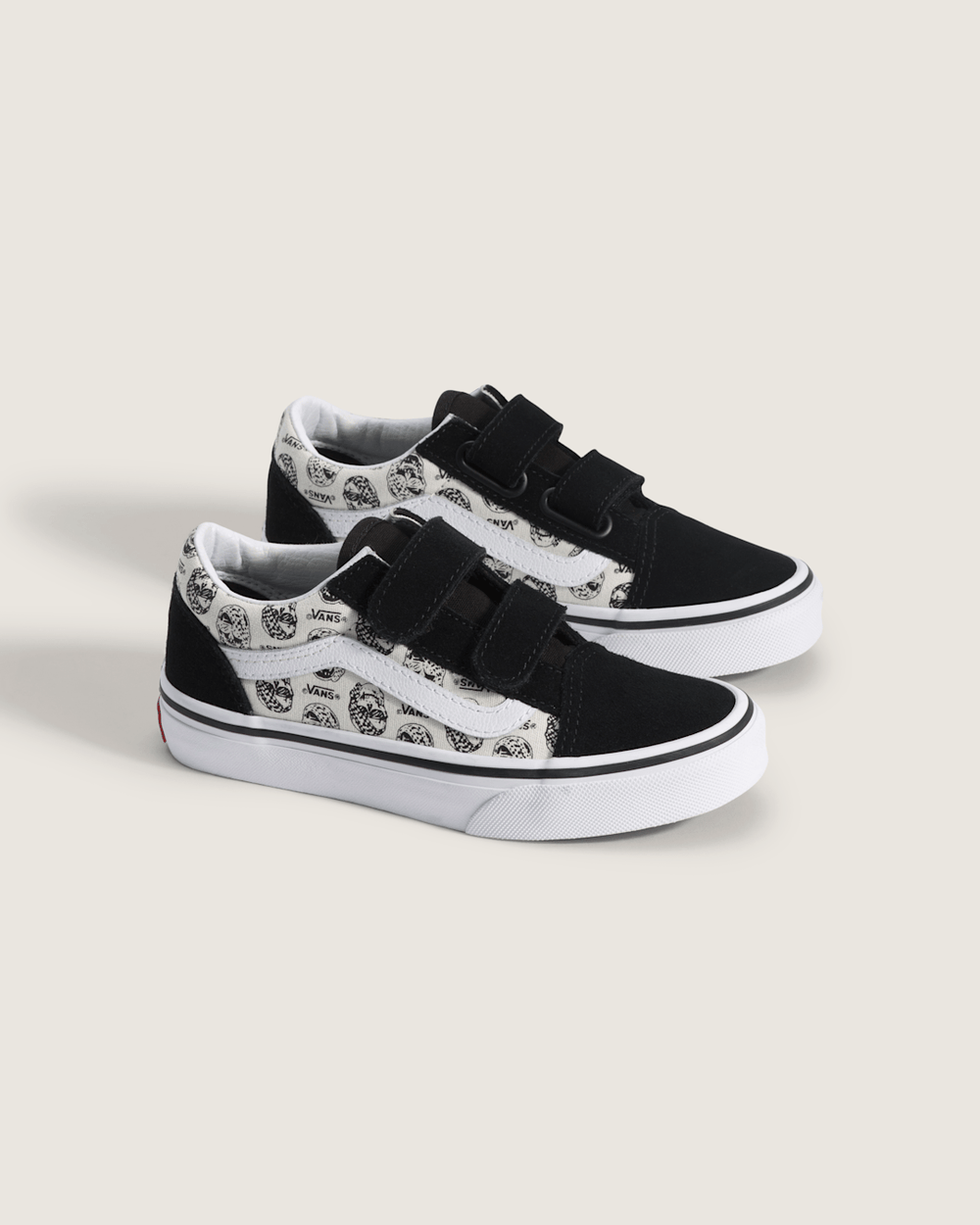 Kids Vans Little Kids Old Skool V Shoe in Black / White