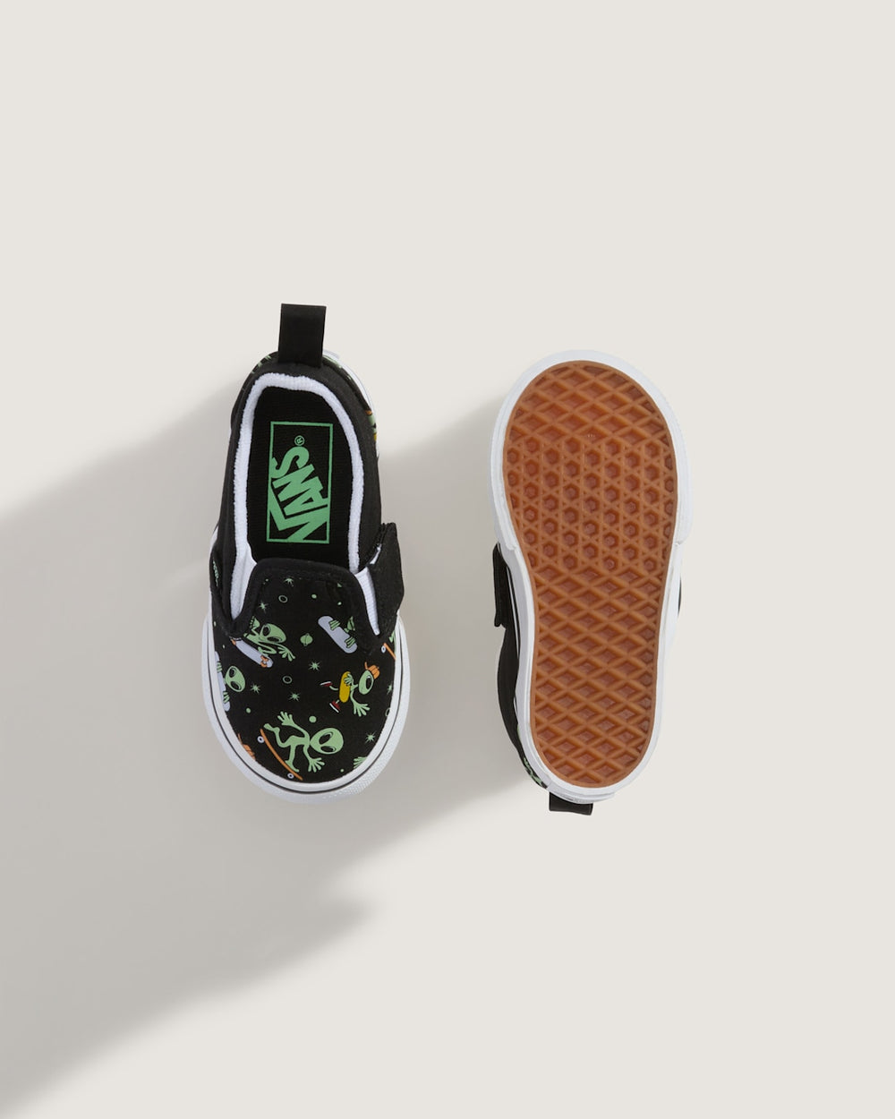 Kids Vans Toddler Classic Slip-On V Shoe in Black / Green