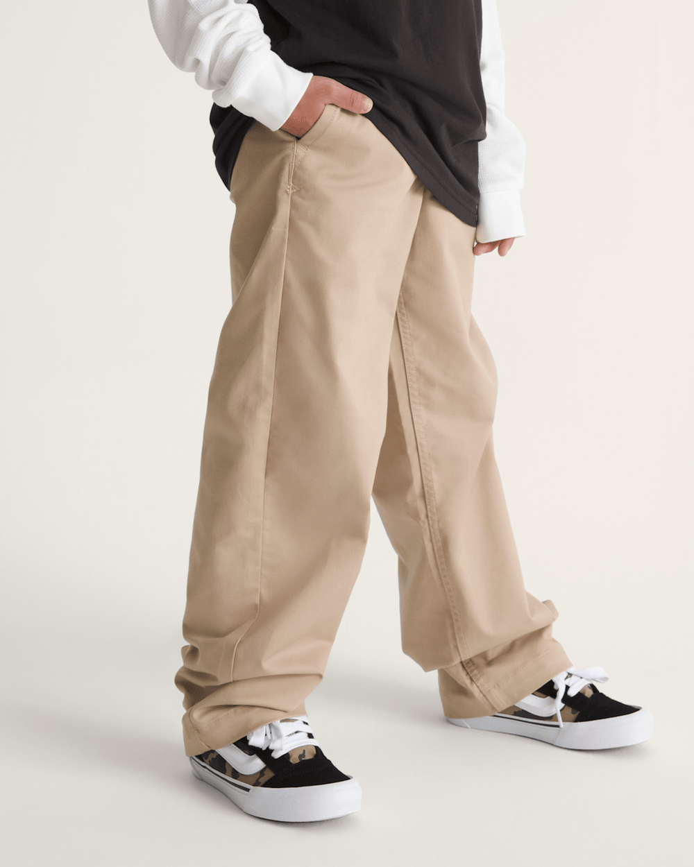 Kids Vans Kids Authentic Chino Loose Pant in Incense Brown