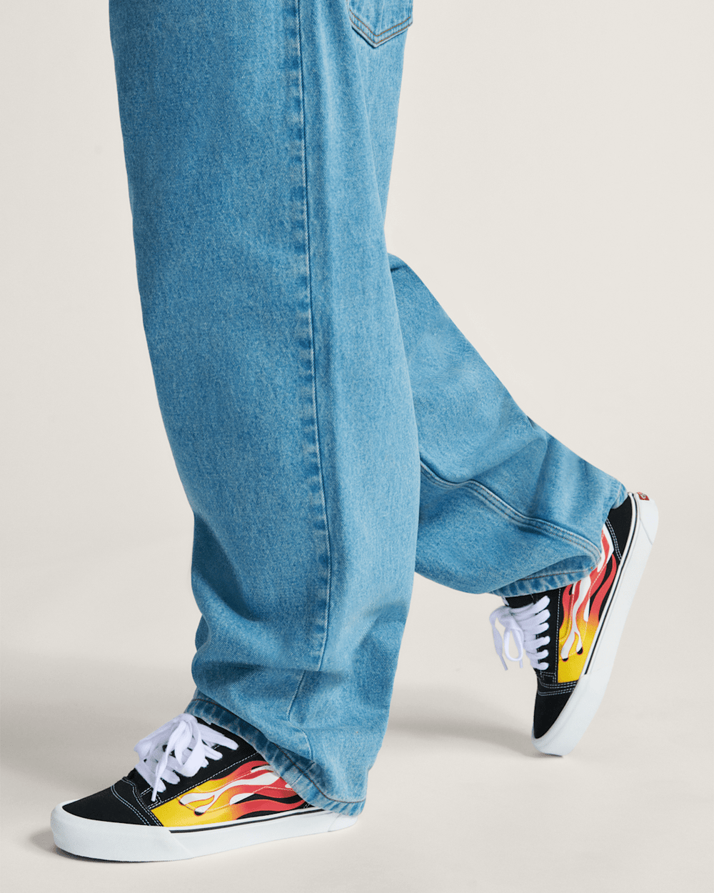 Sale Vans Knu Skool Shoe in Black / Red