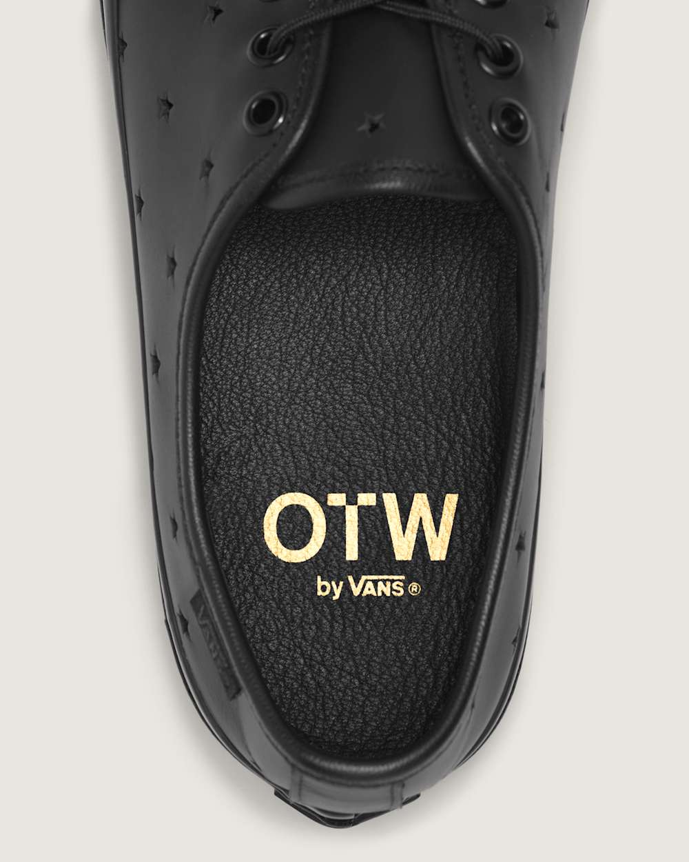 Sale Vans OTW One Piece Authentic Vibram in Star Black