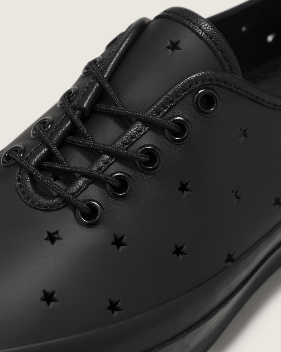 Sale Vans OTW One Piece Authentic Vibram in Star Black