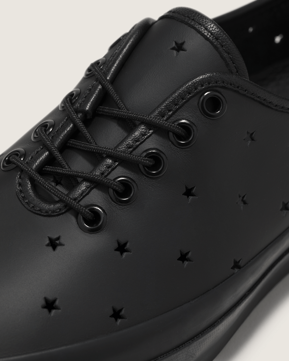 Sale Vans OTW One Piece Authentic Vibram in Star Black
