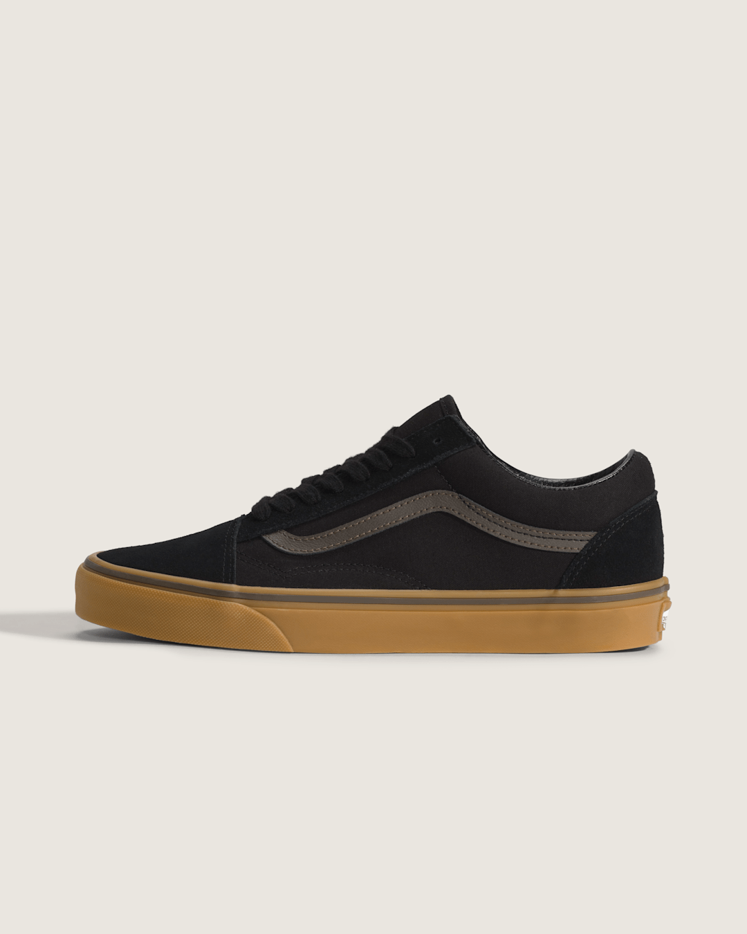 Sale Vans Old Skool Gum Shoe in Black